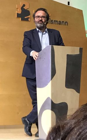Lluís Montoliu recibe uno de los premios de Divulgación Científica de la Fundación Antama