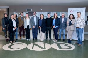De izquierda a derecha, los asistentes a la reunión: Inés M. Antón, Antonia Ávila-Flores, Yolanda R. Carrasco, James Pelletier, Ana Fernández, Lluís Montoliu, Laura Halpern, vicepresidenta de la Fundación Jesús Serra, Luis Seoane, Susana Codina, Mario Mellado, Ana Cuenda y Adrián Valli. 